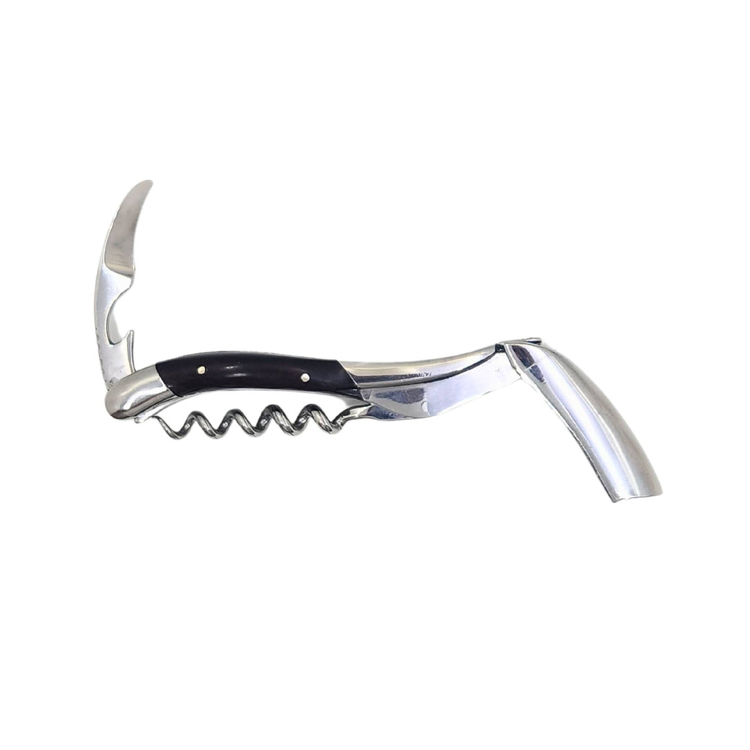 Sommelier Laguiole en Aubrac avec manche en amourette ouvert vu de derrière