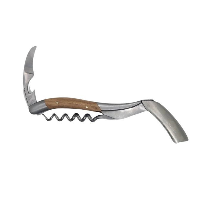 Sommelier Laguiole en Aubrac avec manche en chaîne de barrique ouvert vu de derrière