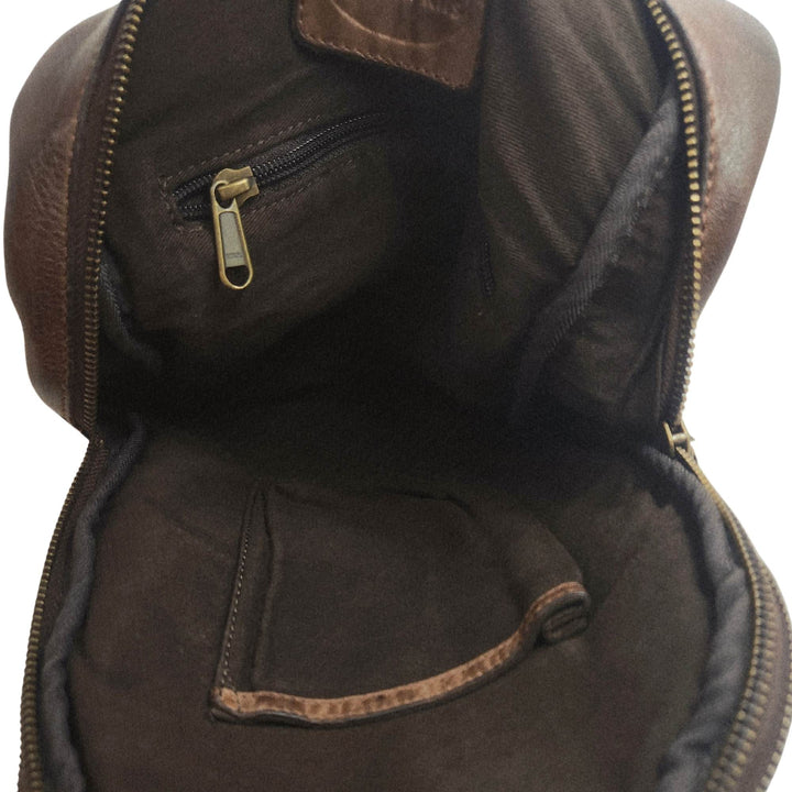 Intérieur du Sac en cuir de vache brun par Adrian Klis