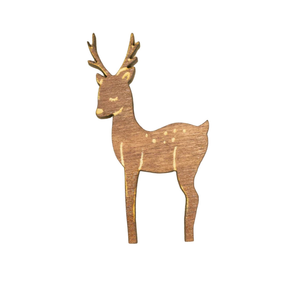 Aimant en bois en forme de maman renne par Rebelles des bois