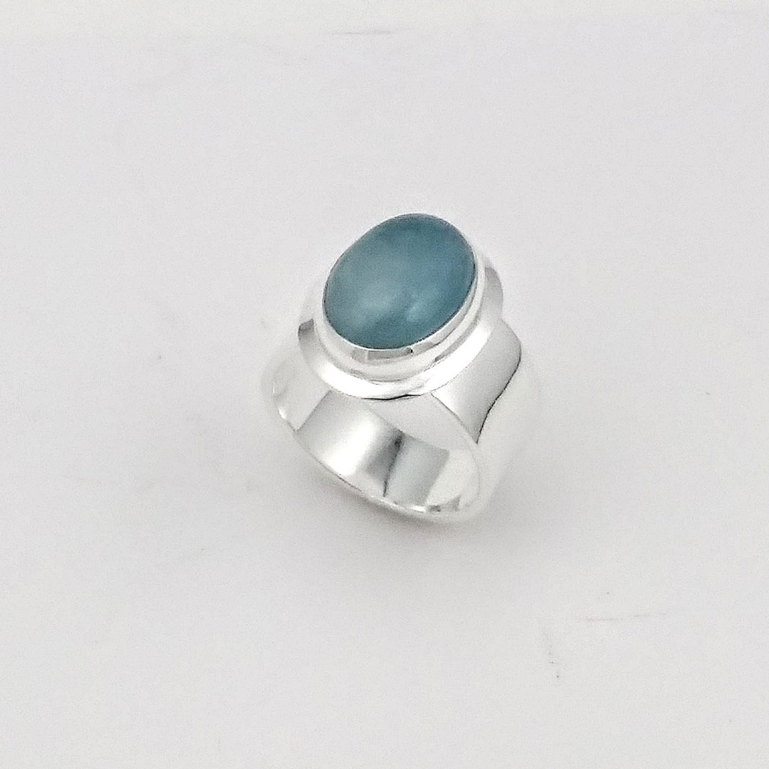 Bague avec aigue-marine et base argentée par gemmes québec