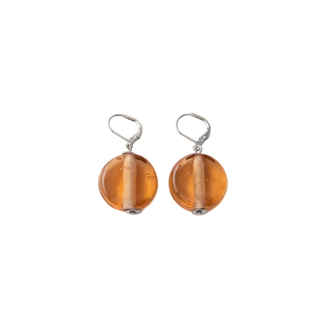 Boucles d'oreilles rondes en verre orangé avec crochet argenté par Anne-Marie Chagnon