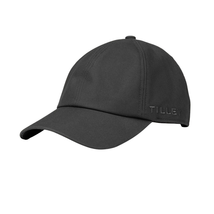 Casquette noire en coton ciré vue de 3/4 par tilley