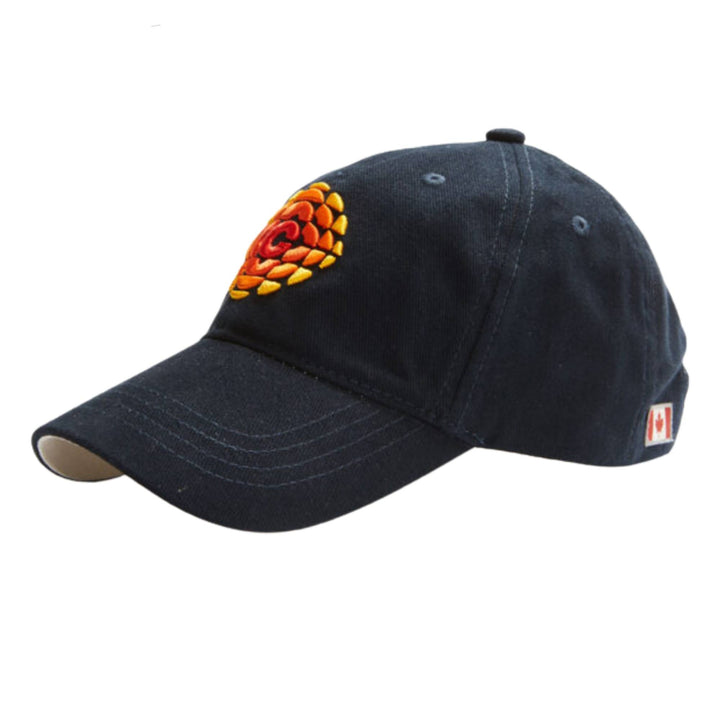 Casquette CBC RADIO-CANADA bleue marine avec logo par Red Canoe vue de 3/4