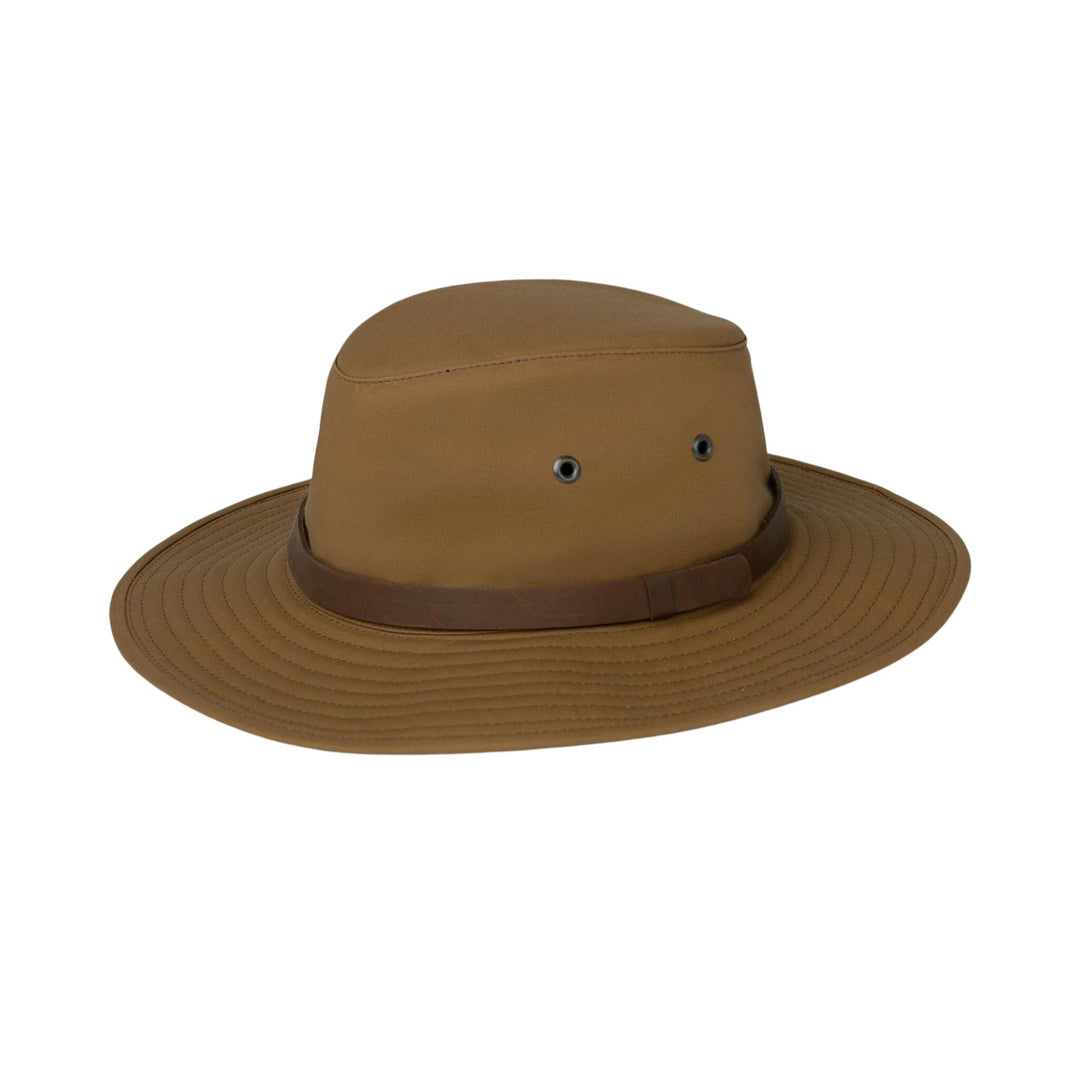 Chapeau Tilley fedora tan ciré avec bande en cuir vu de 3/4