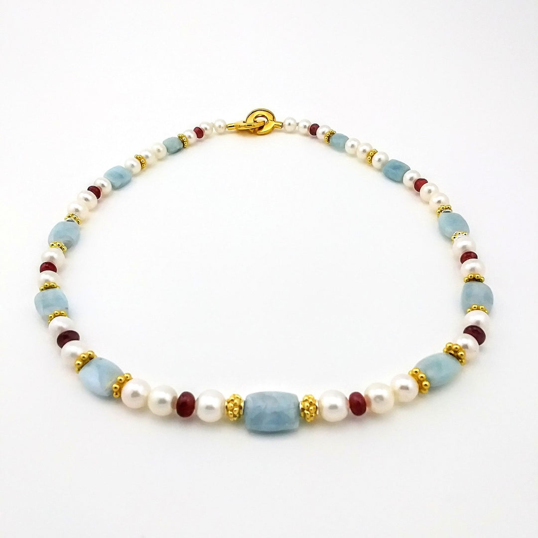 Collier Gemmes Québec avec aigue-marine, eudyalite, perles et pierres dorées
