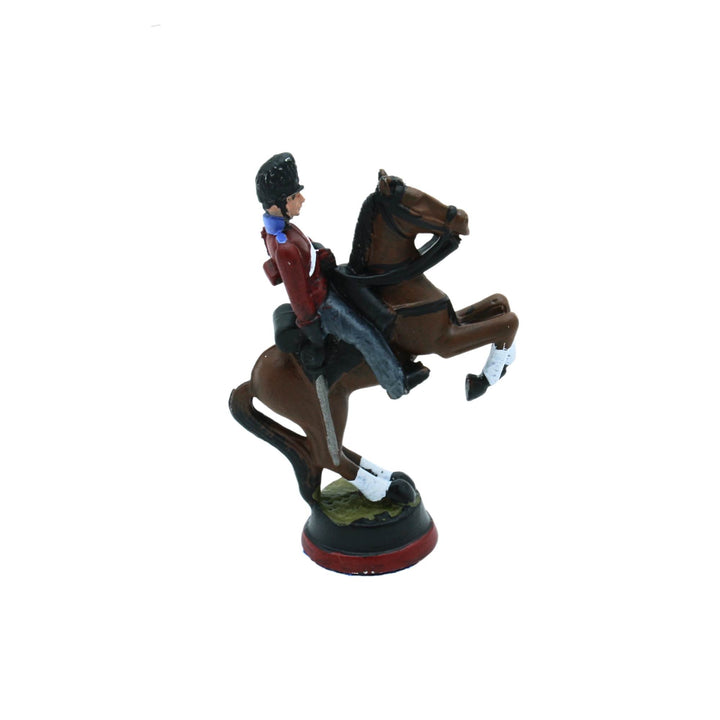 Cavalier rouge du Jeu d'échecs avec personnages de Napoléon en couleur par Ashleay Dollard vue de côté