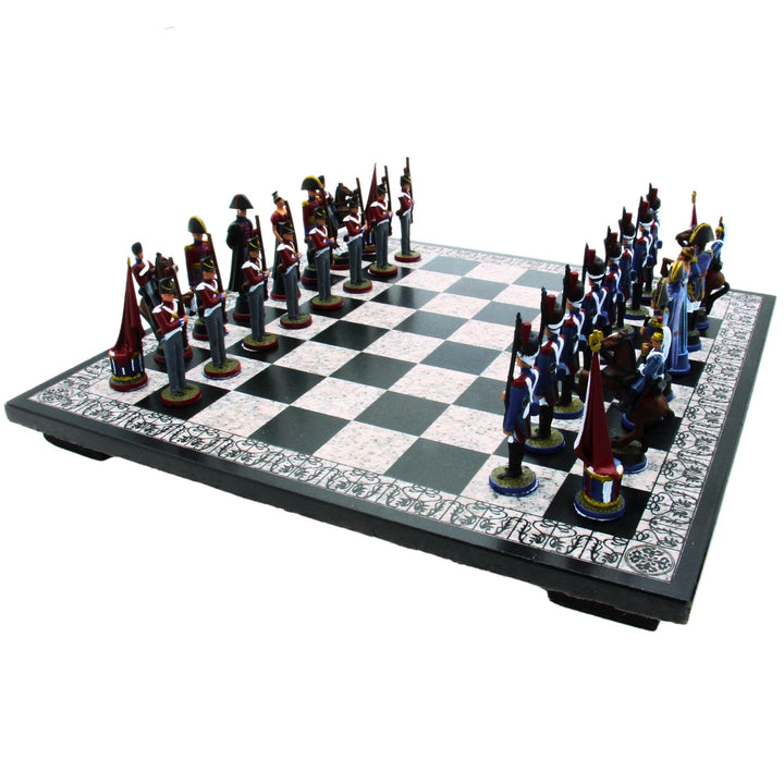 Jeu d'échecs avec personnages de Napoléon en couleur par Ashleay Dollard vu de 3/4