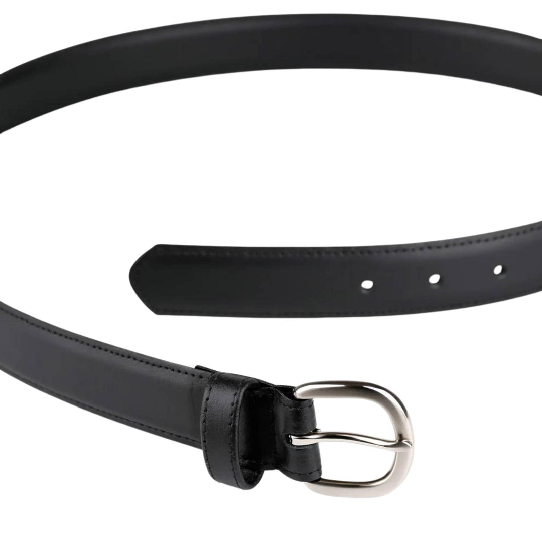 Ceinture en cuir déroulée avec une boucle argentée par Milo and Dexter