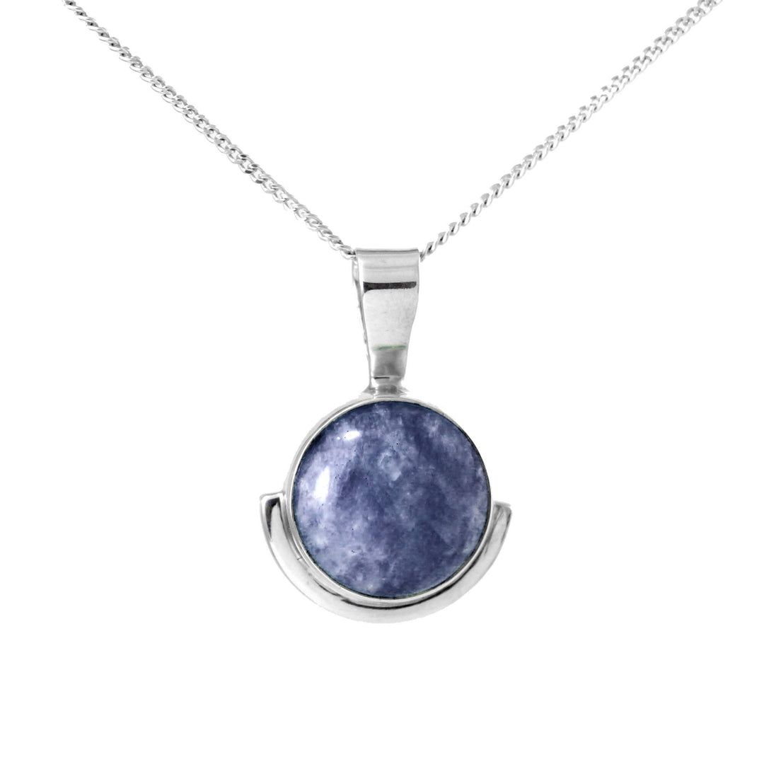Pendentif avec scapolite ronde mauve et contour argenté par gemmes québec