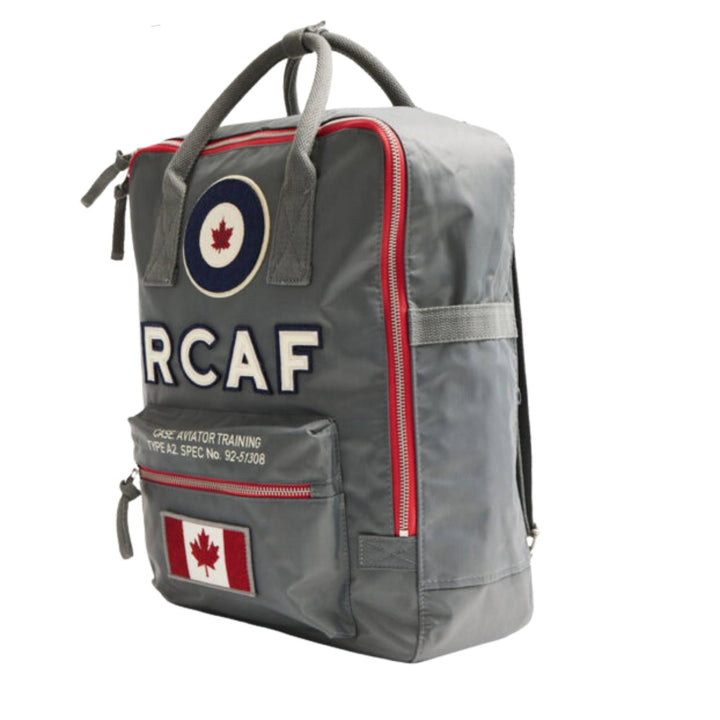 Sac à dos RCAF gris par Red Canoe vu de 3/4 du côté gauche