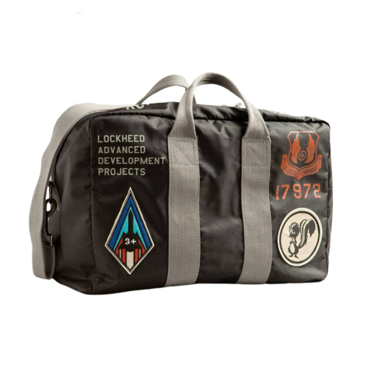 Sac Lockheed gris foncé avec poignées par Red Canoe vu de derrière avec logos