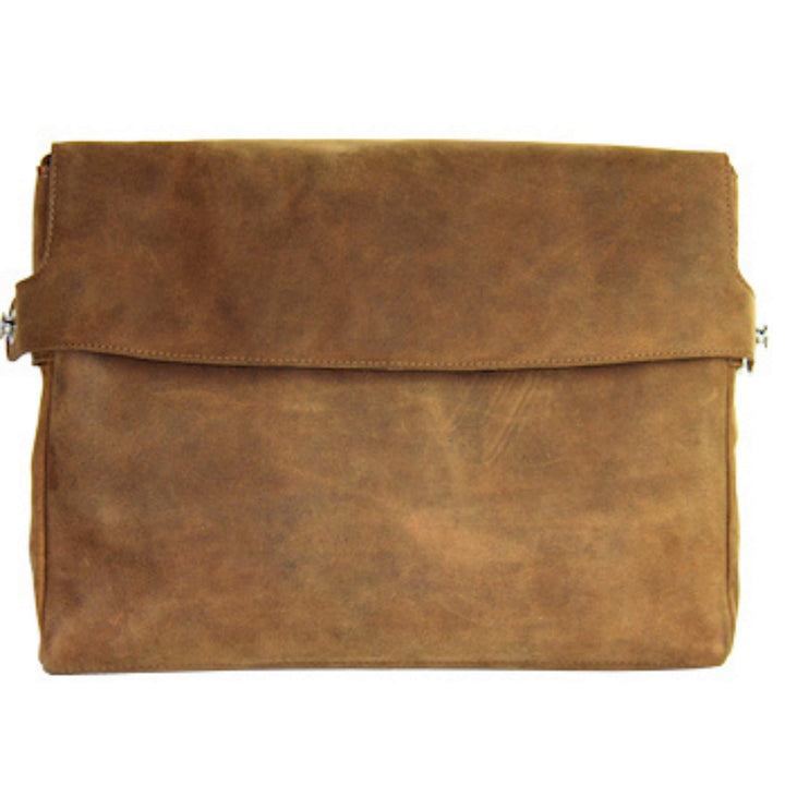Sac de format compact en cuir de bison 2477 par Adrian klis vu de devant avec rabat