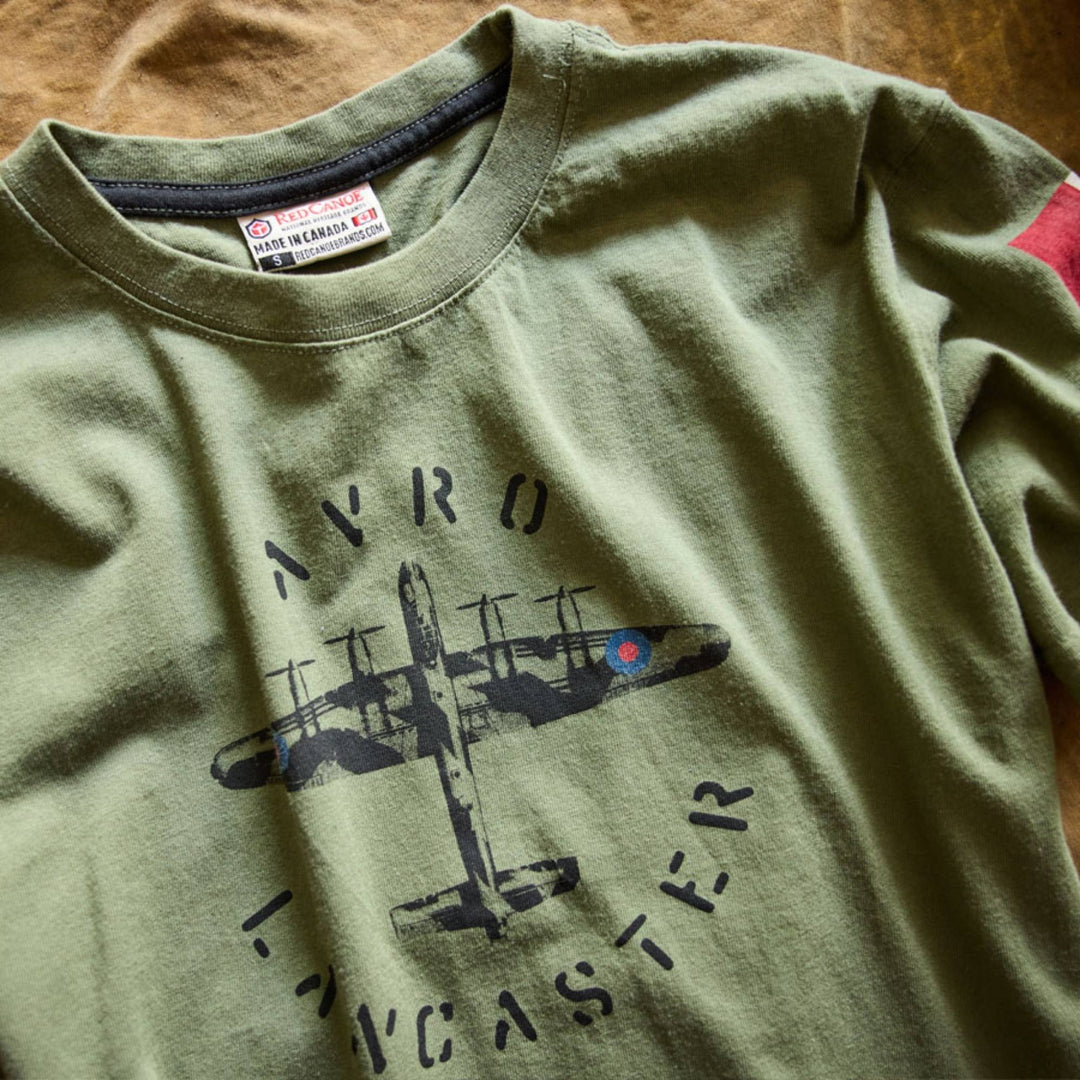 T-shirt vert kaki Avro avec un imprimé d'avion par Red Canoe déposé