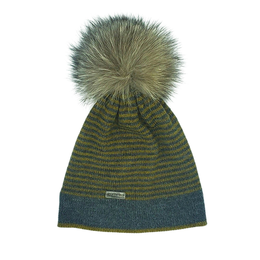 Tuque à rayures vertes et grises avec pompom gris par La fibre et moi