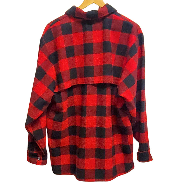 Veste en laine à carreaux rouge et noir vue de derrière par Codet
