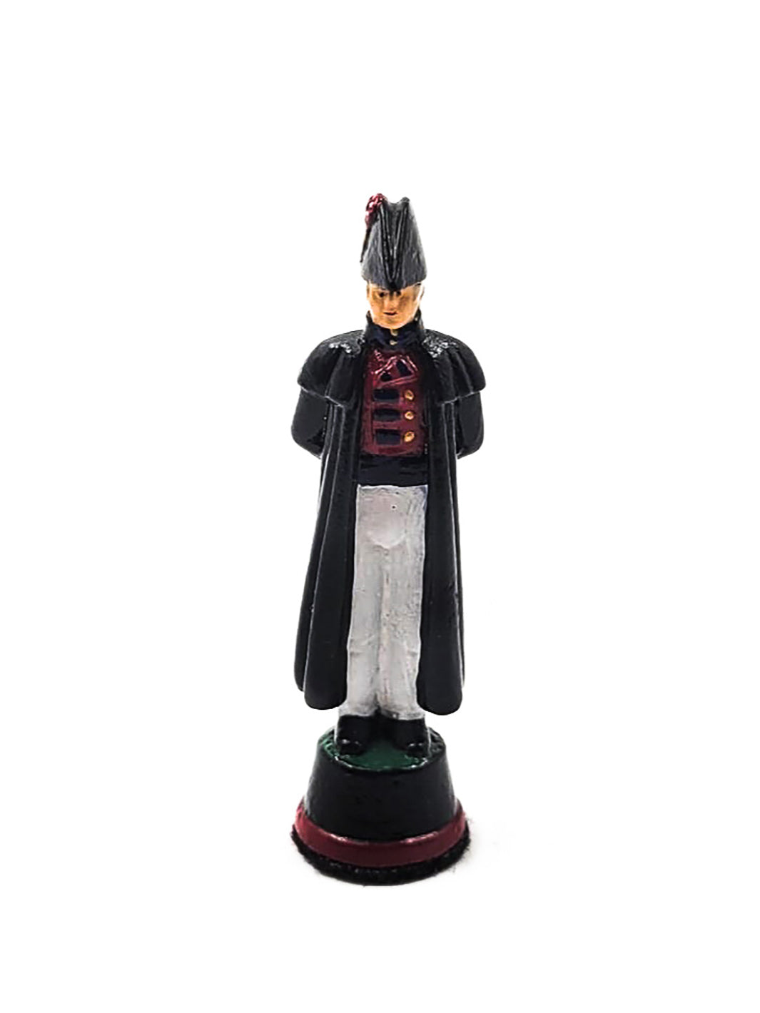Piece roi de jeu d'échec portant un costume historique noir vue de devant