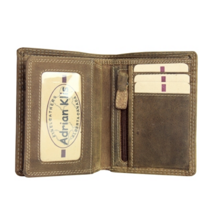 Portefeuille en cuir de bison ouvert avec un rabat horizontal et une pochette transparente vu de devant