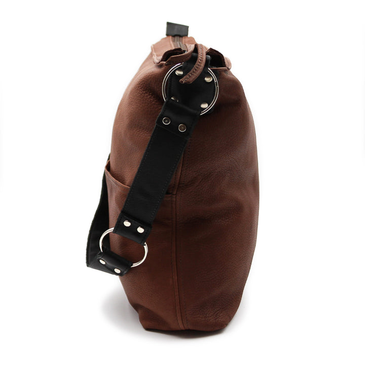 Sac à main fourre-tout brun avec sangle vu de coté