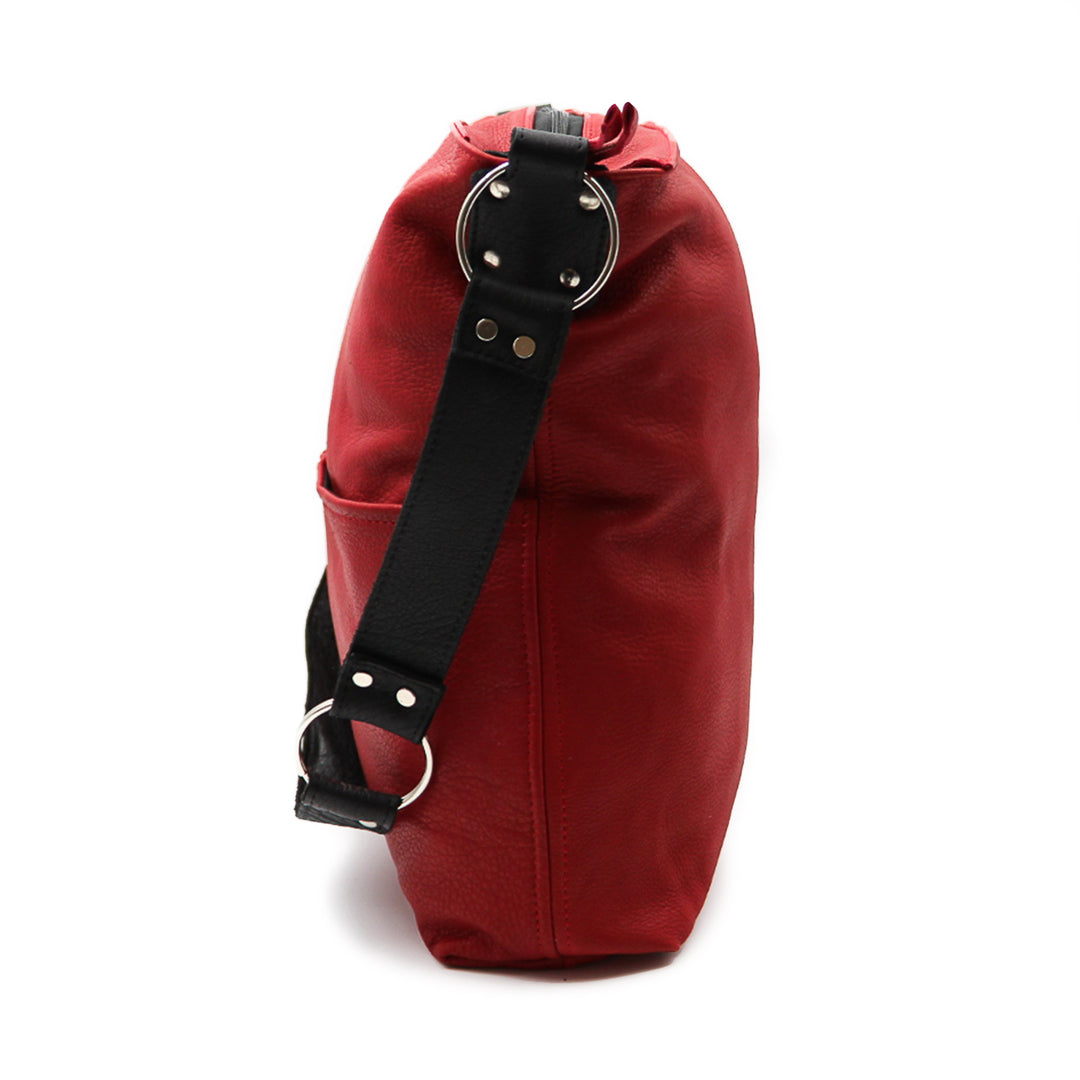 Sac à main fourre-tout rouge avec sangle vu de coté