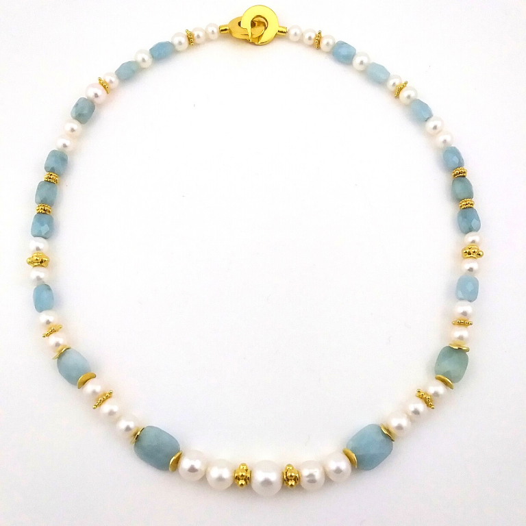 Collier de pierres québécoises bleues pâle et perles