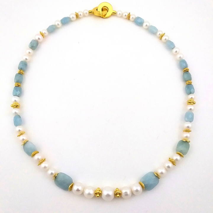 Collier de pierres québécoises bleues pâle et perles