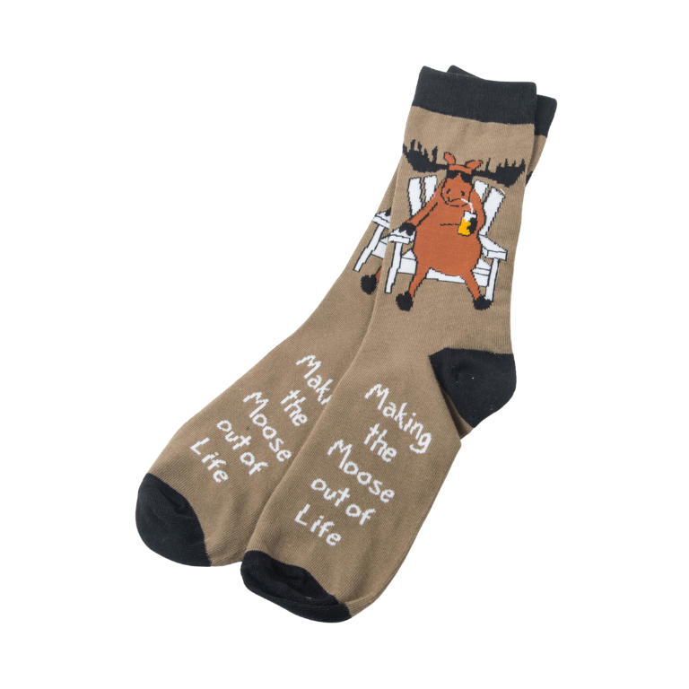 Chaussettes avec motifs d'orignal sur une chaise MAKING THE MOOSE OUT OF LIFE