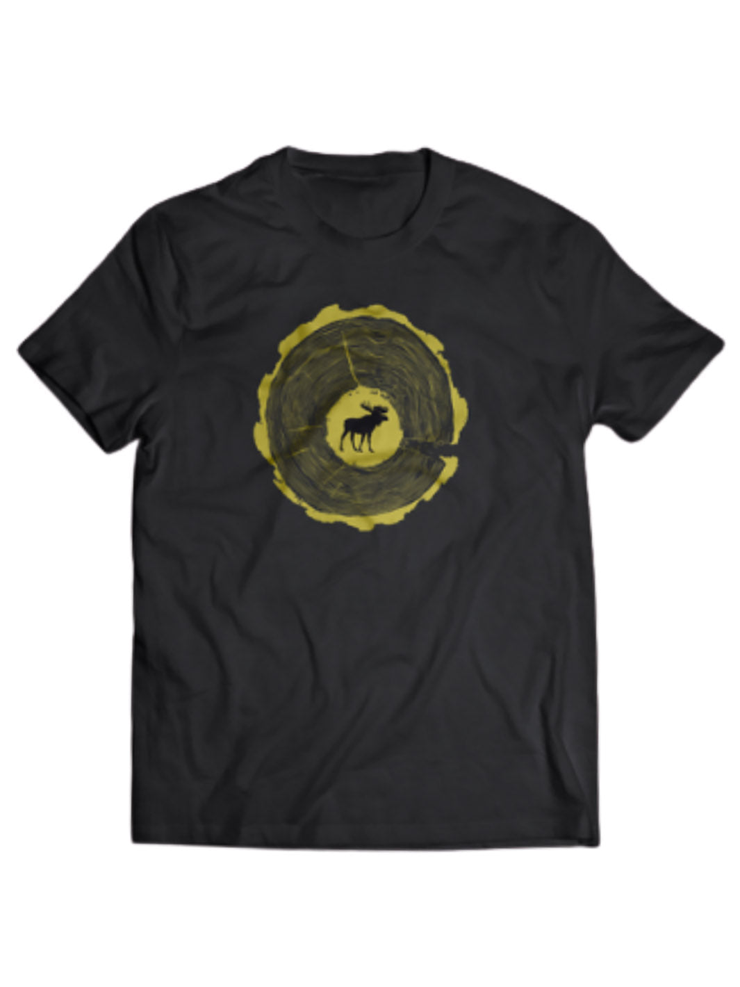 Tshirt noir avec un motif jaune pale d'un orignal a linterieur d'un rondin d'arbre étalé sur un fond blanc