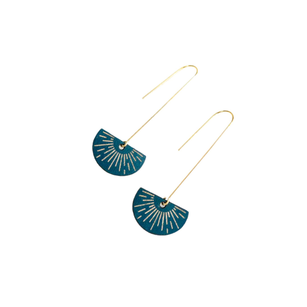 Boucles d'oreilles Rebelle des Bois Étincelle bleu nuit avec crochet doré