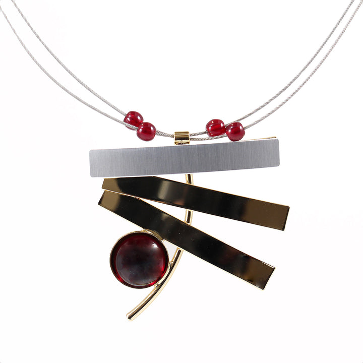 Collier avec pendentif 2 rectangles dorés et 1 rectangle rouge