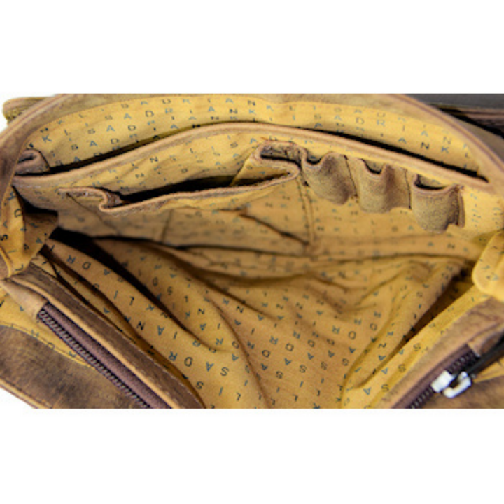 Rangements à l'intérieur d'un sac en cuir de bison