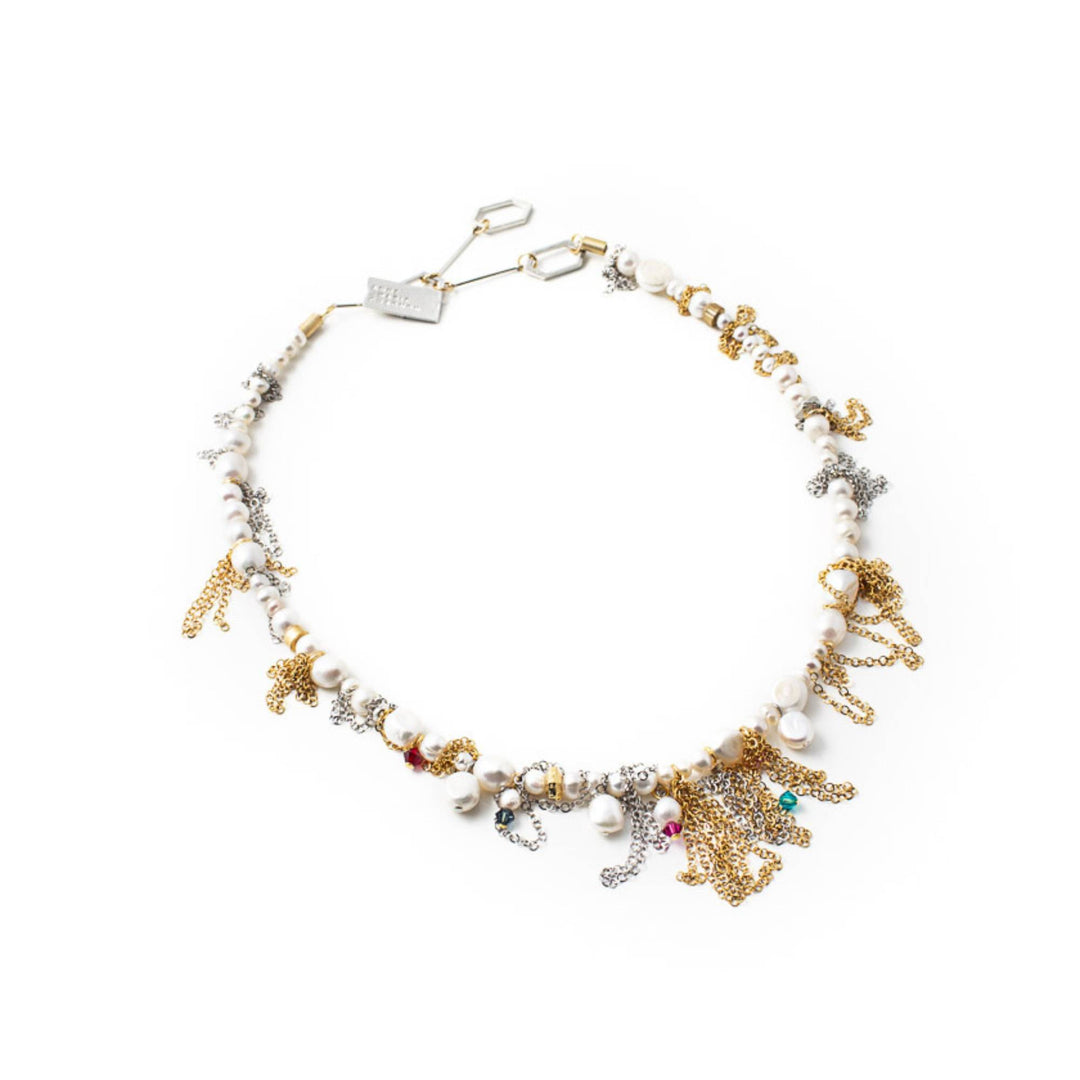 Collier Trixi par Anne-Marie Chagnon argenté avec perles et chaînes dorées