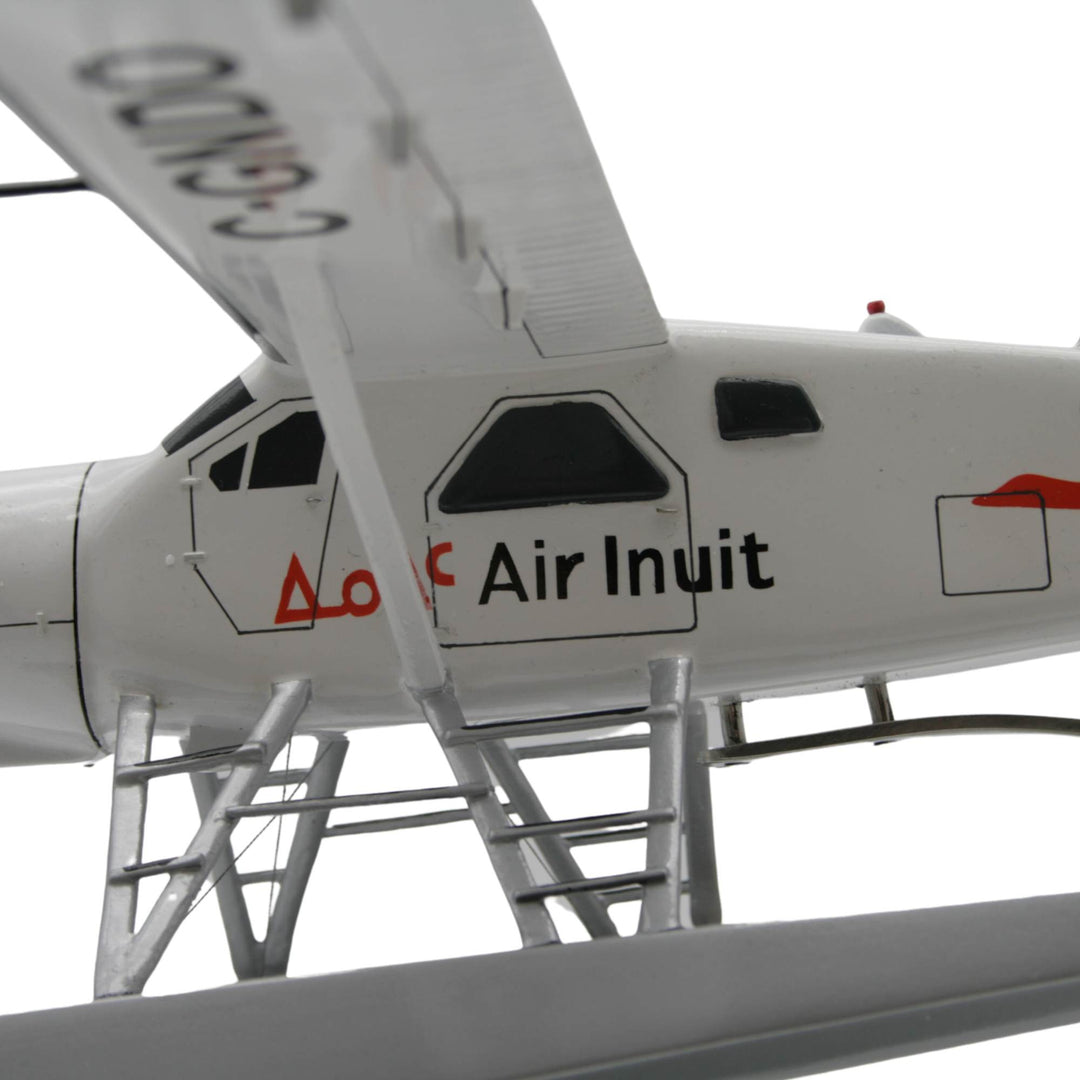Logo sur le côté d'un Modèle réduit d'un avion Beaver Air Inuit