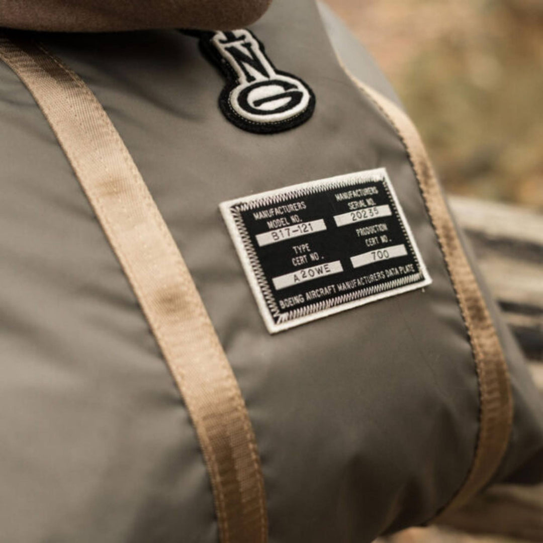 Sac Helmet bag Boeing totem kaki avec poignée par Red Canoe dehors
