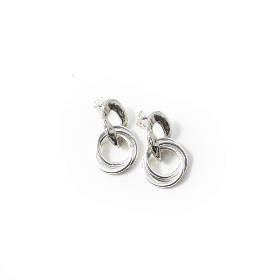 Boucles d'oreilles Anne-Marie Chagnon Lovern avec anneaux argentés