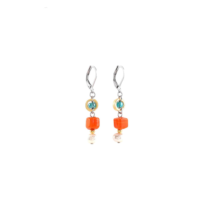 Boucles d'oreilles avec pierres oranges et turquoises suspendues par Anne-marie Chagnon