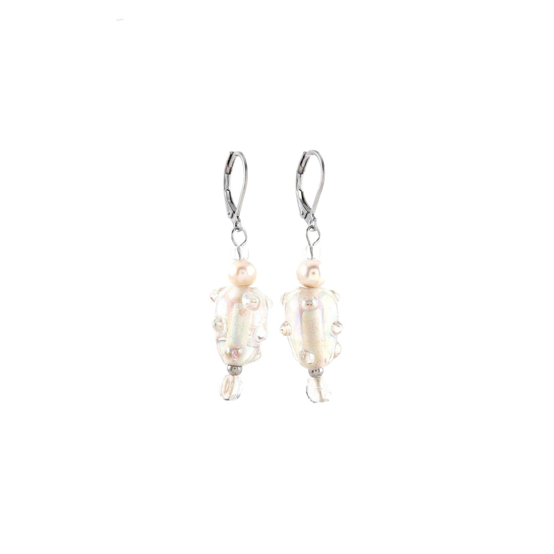 Boucles d'oreilles Fayla transparentes avec perles suspendues par Anne-Marie Chagnon