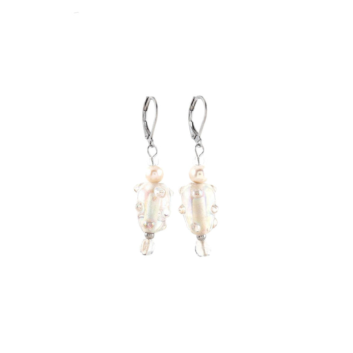 Boucles d'oreilles Fayla transparentes avec perles suspendues par Anne-Marie Chagnon