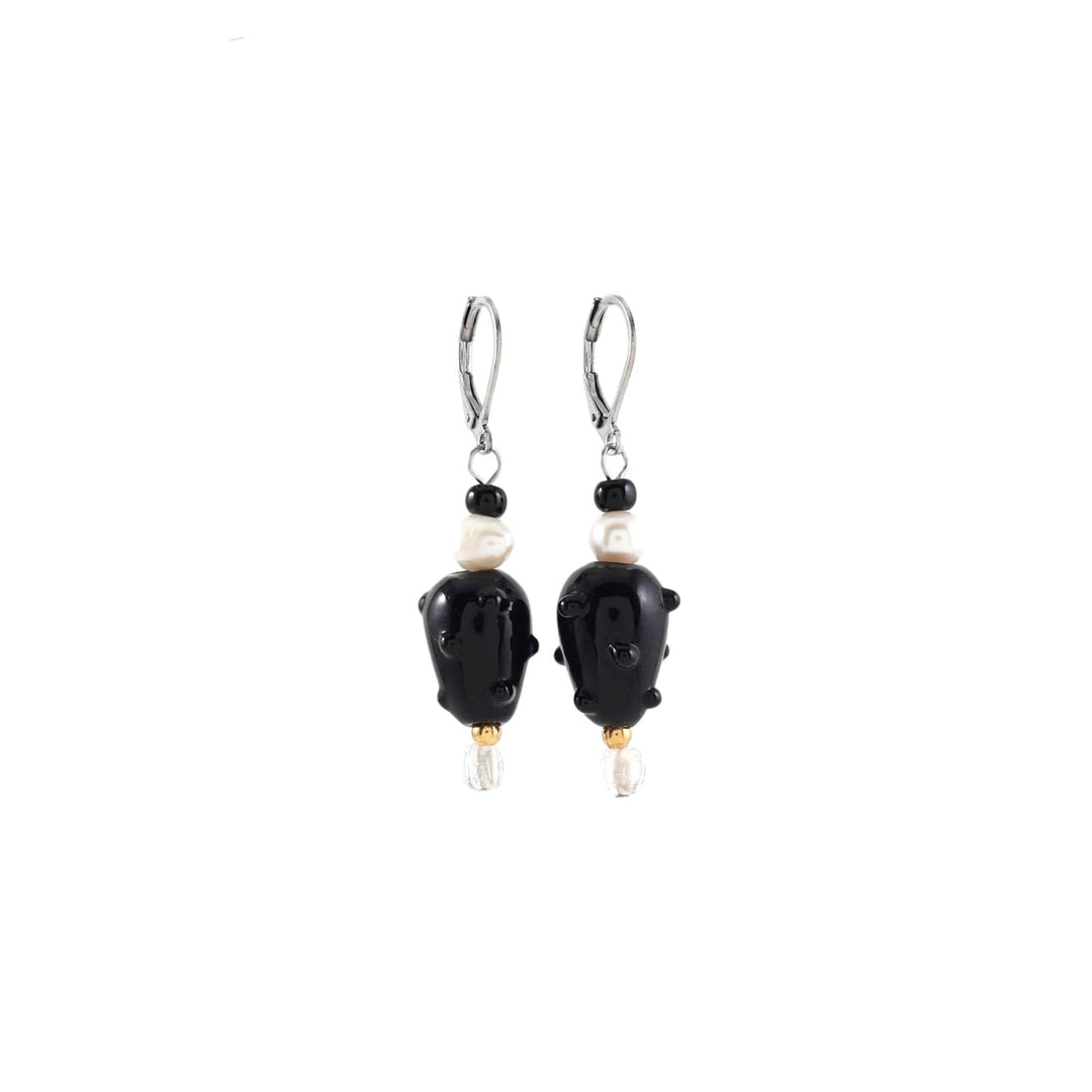 Boucles d'oreilles Fayla noires avec perles suspendues par Anne-marie Chagnon