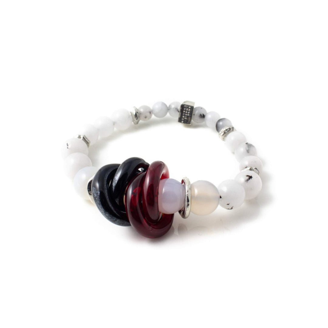 Bracelet Anne-Marie Chagnon Malti avec perles de quartz et anneaux rouges et noirs