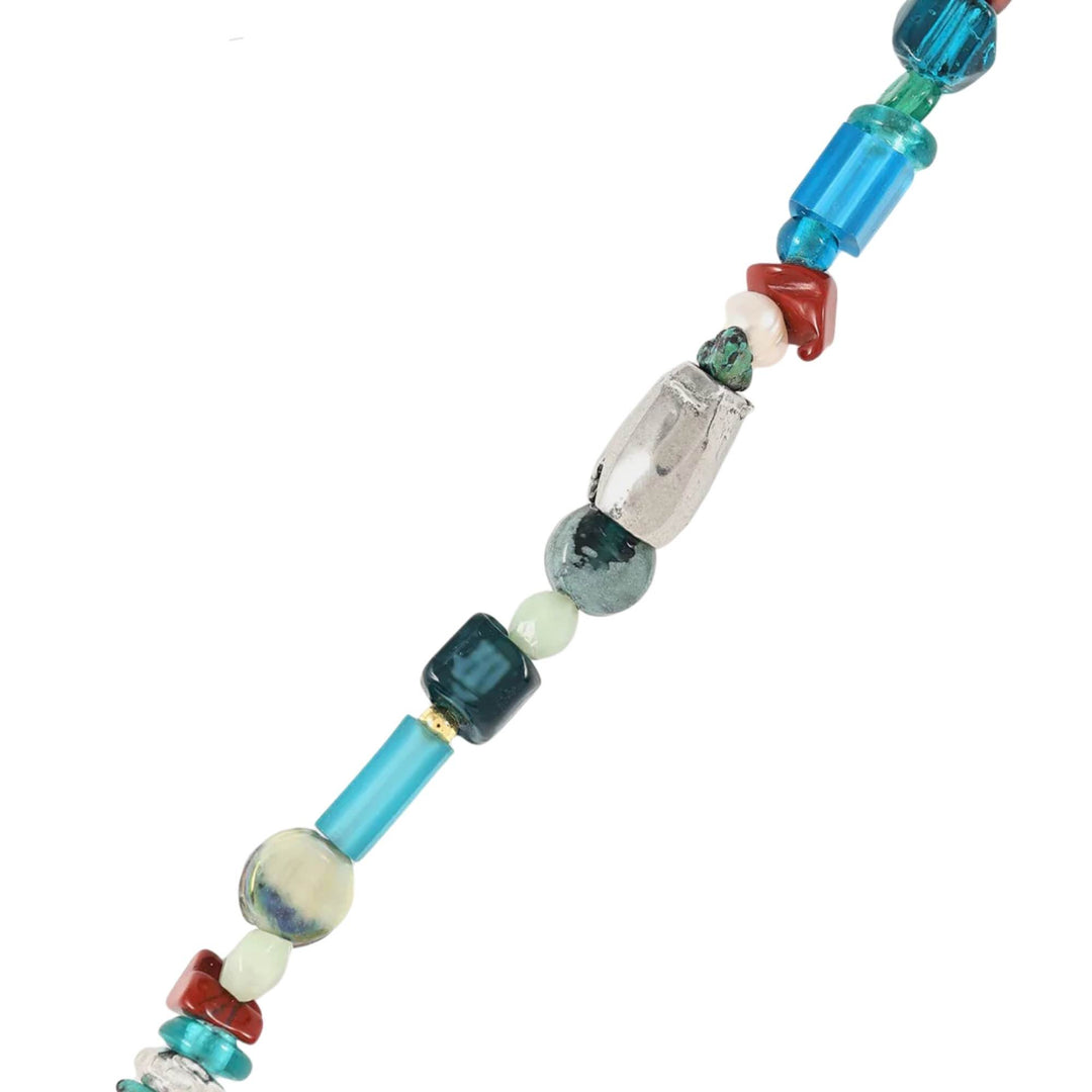 Détails du Bracelet Capella couleur rivage avec billes de verre colorées par Anne-Marie Chagnon