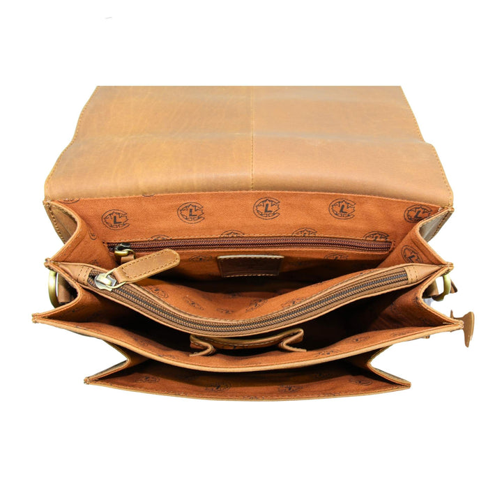 1e Compartiment du Sac carré en cuir de buffle avec fermeture éclair à l'intérieur par Canadian Leather