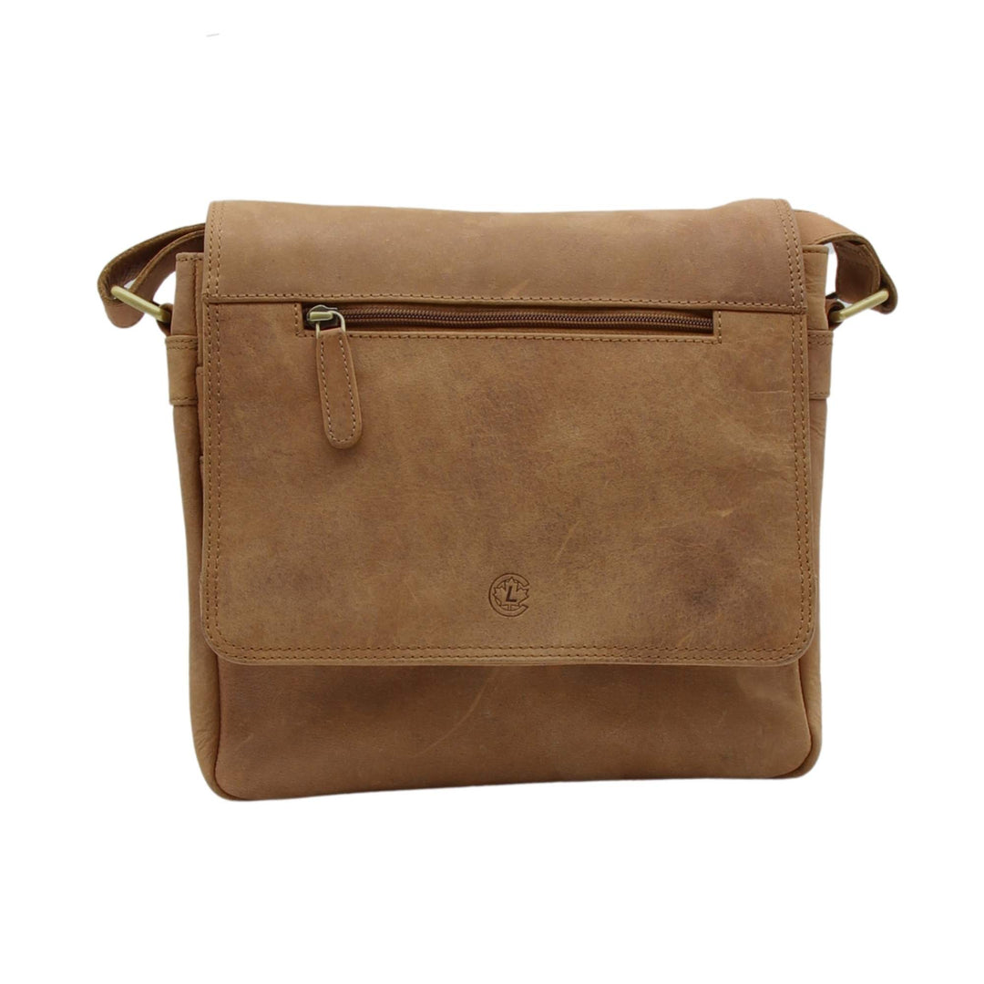 Sac messager carré en cuir de buffle avec rabat par Canadian Leather vu de devant