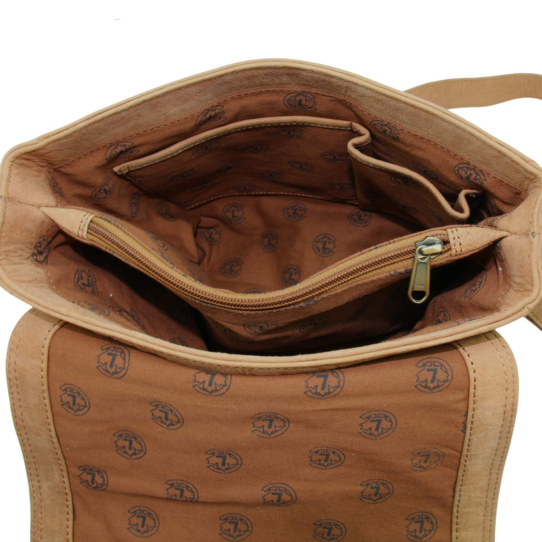 2e compartiment du Sac messager carré en cuir de buffle avec rabat par Canadian Leather