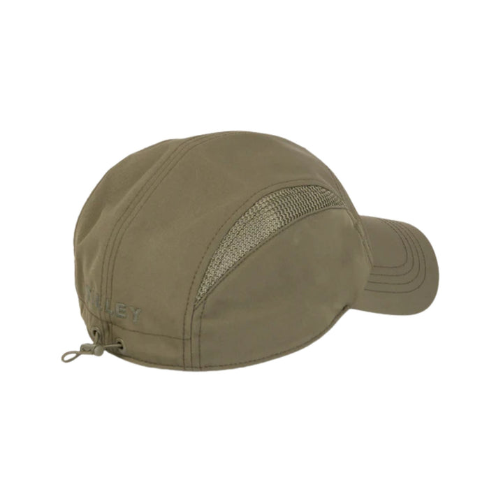 Casquette airflo vert par Tilley vue de derrière en diagonale