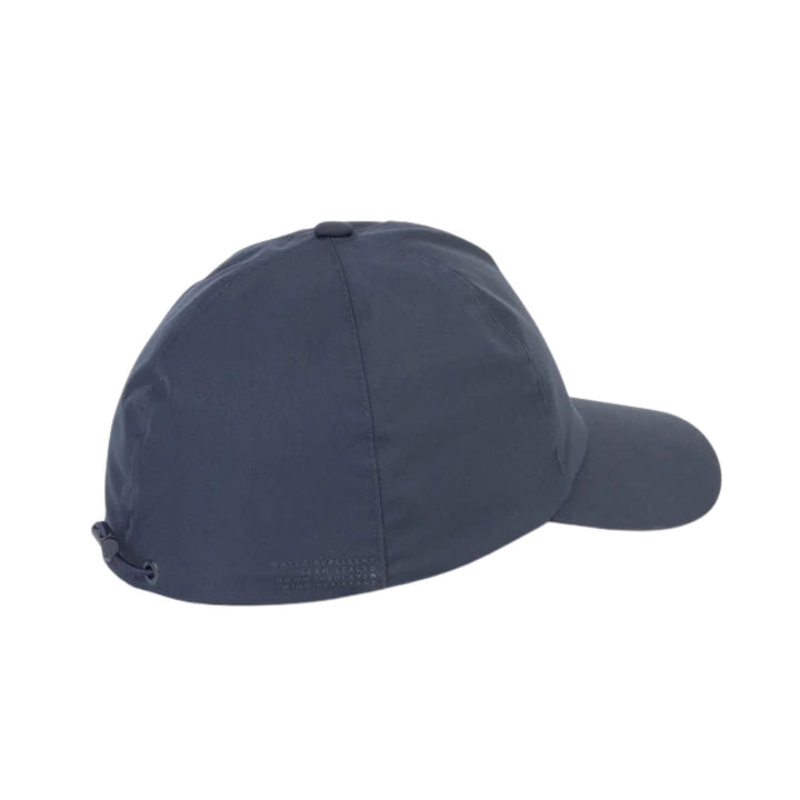 Casquette Thermashield bleue par Tilley vue de derrière en diagonale