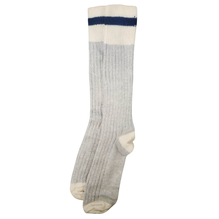 Chaussettes en laine merino grises et blanches avec ligne bleue foncée par Joysleigh