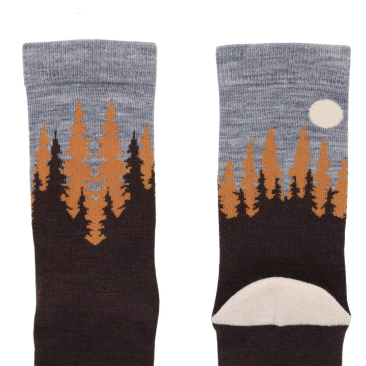 Détails du dessin de paysage des Chaussettes à motif de paysage brun par Tilley