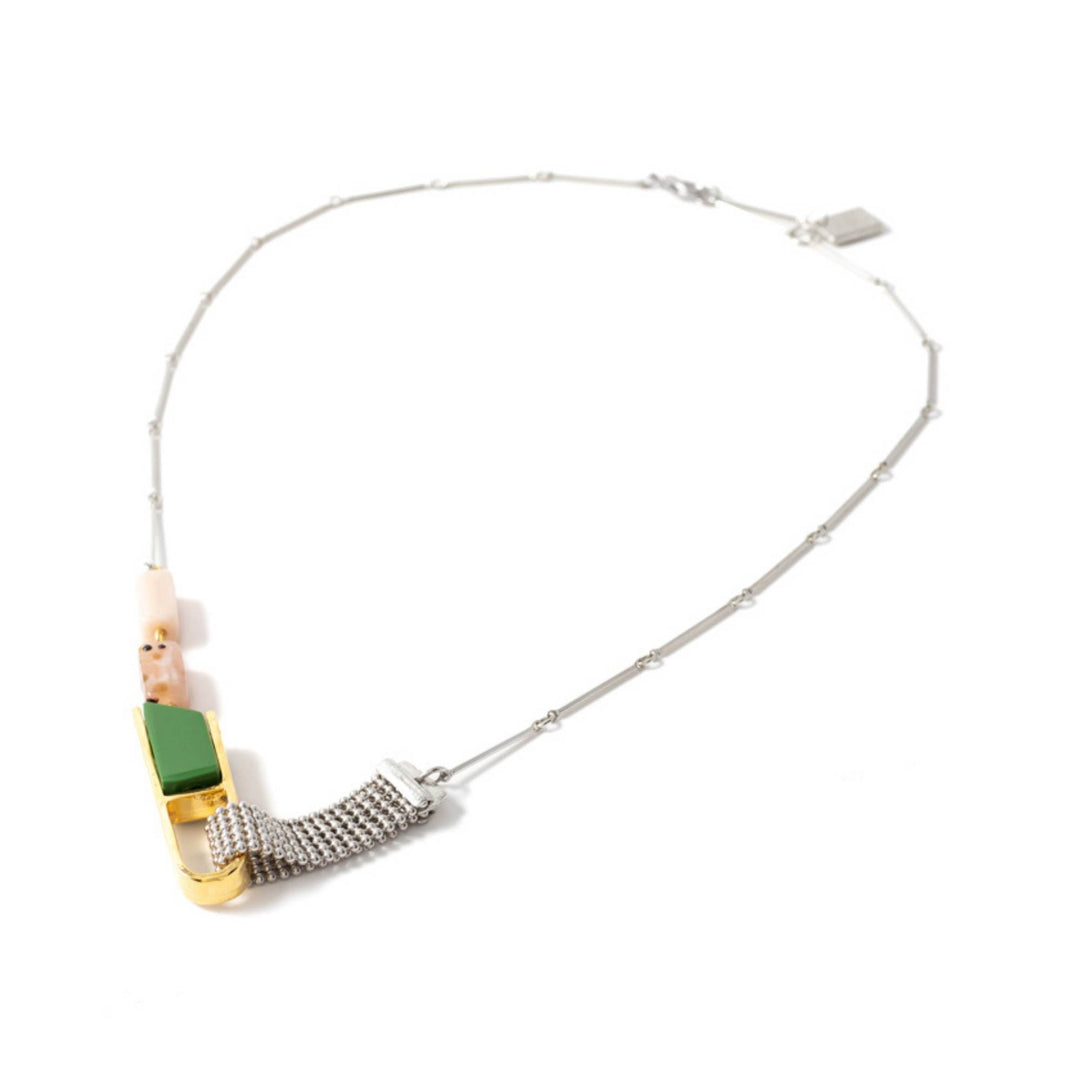 Collier Emanuelle rhubarbe par Anne-Marie Chagnon avec pierres rectangulaires 