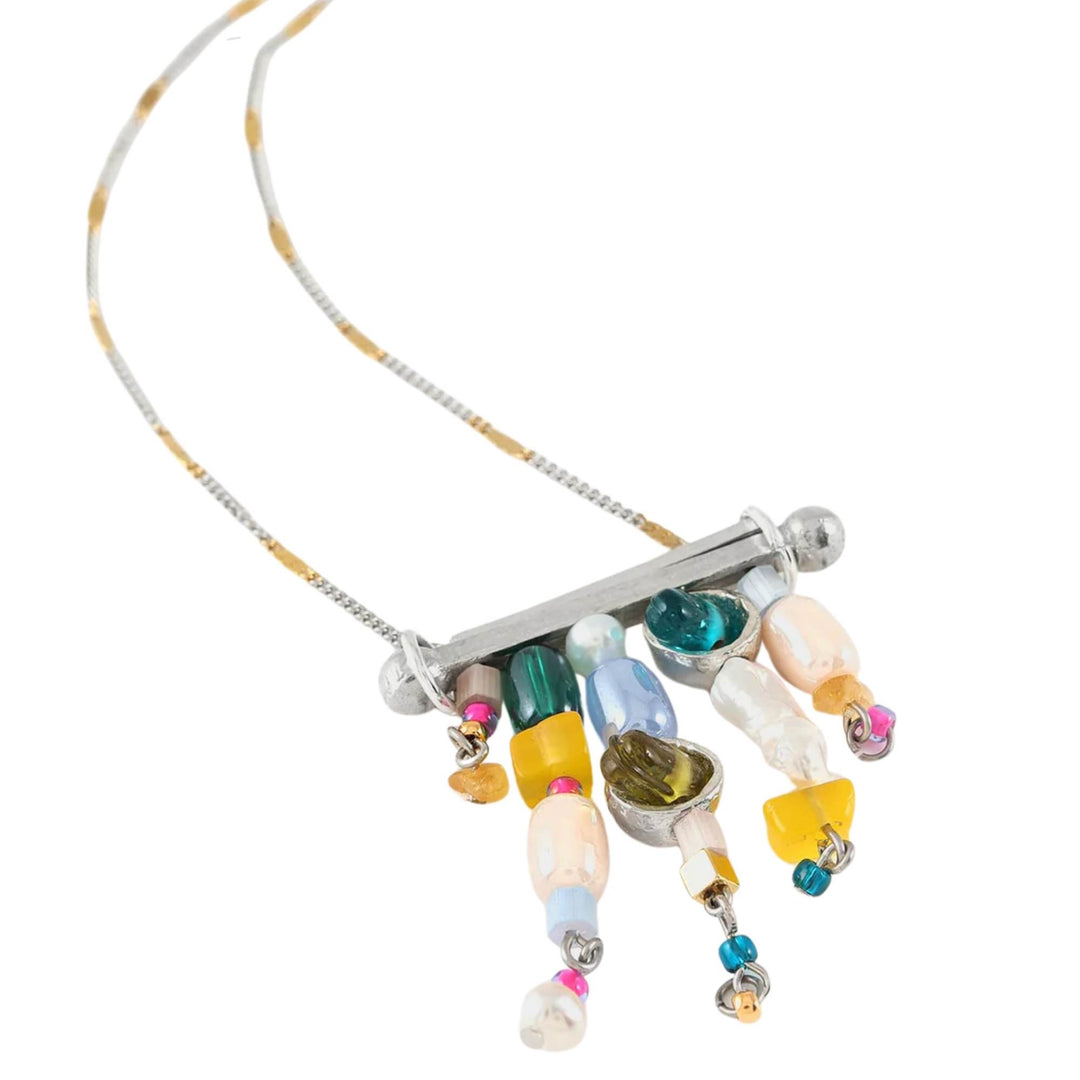 Collier avec perles et verre coloré Korala par Anne-Marie Chagnon vu de proche
